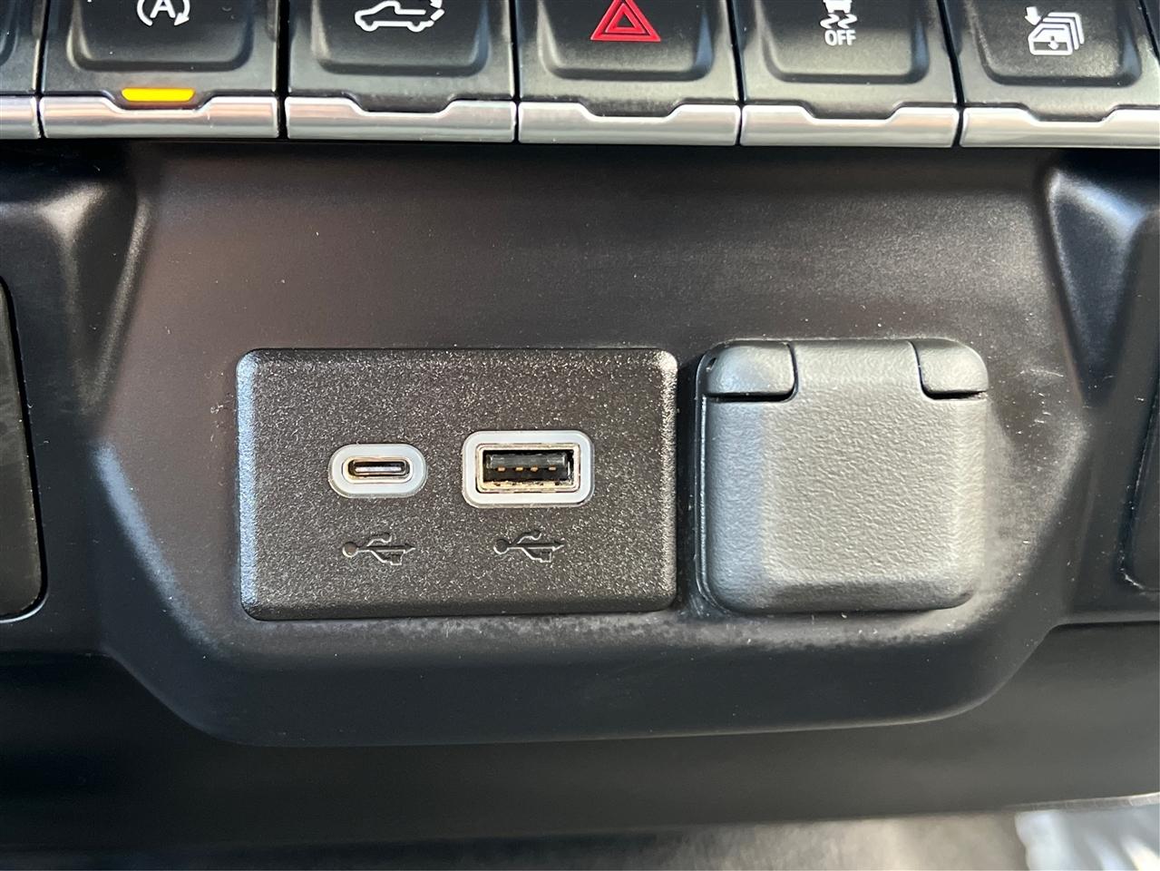 Chevrolet Silverado 1500 LTD 4WD Double Cab 147" LT w/1LT 2022