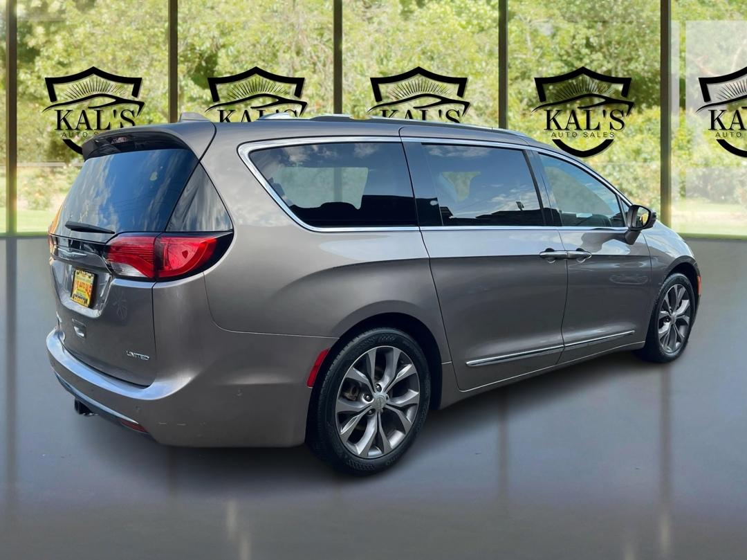 Chrysler Pacifica Limited FWD 2018