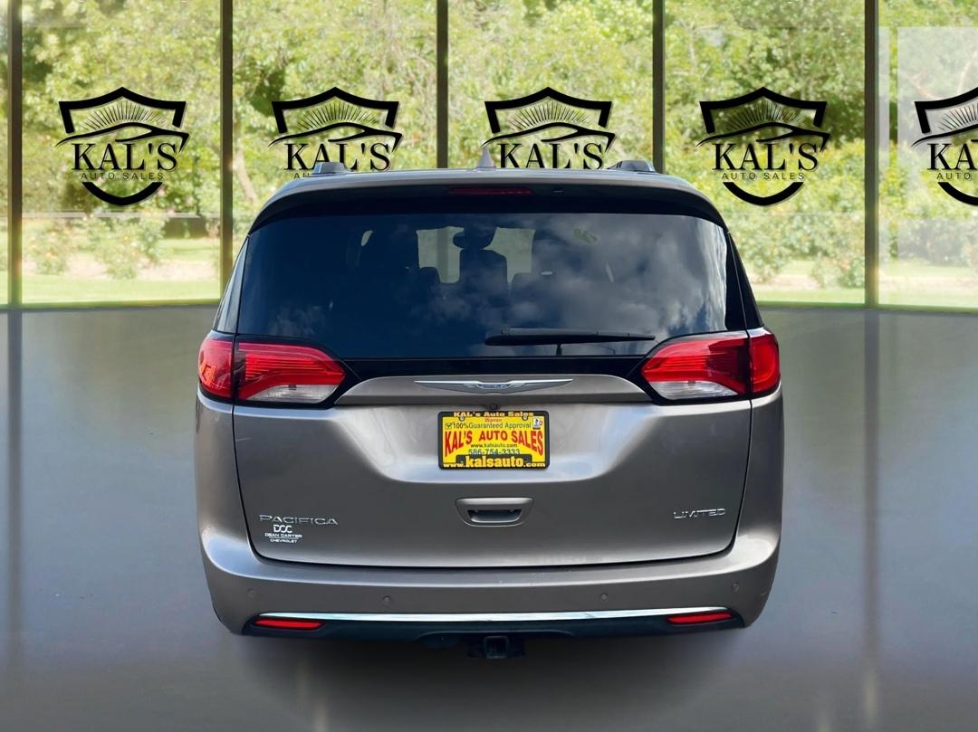 Chrysler Pacifica Limited FWD 2018