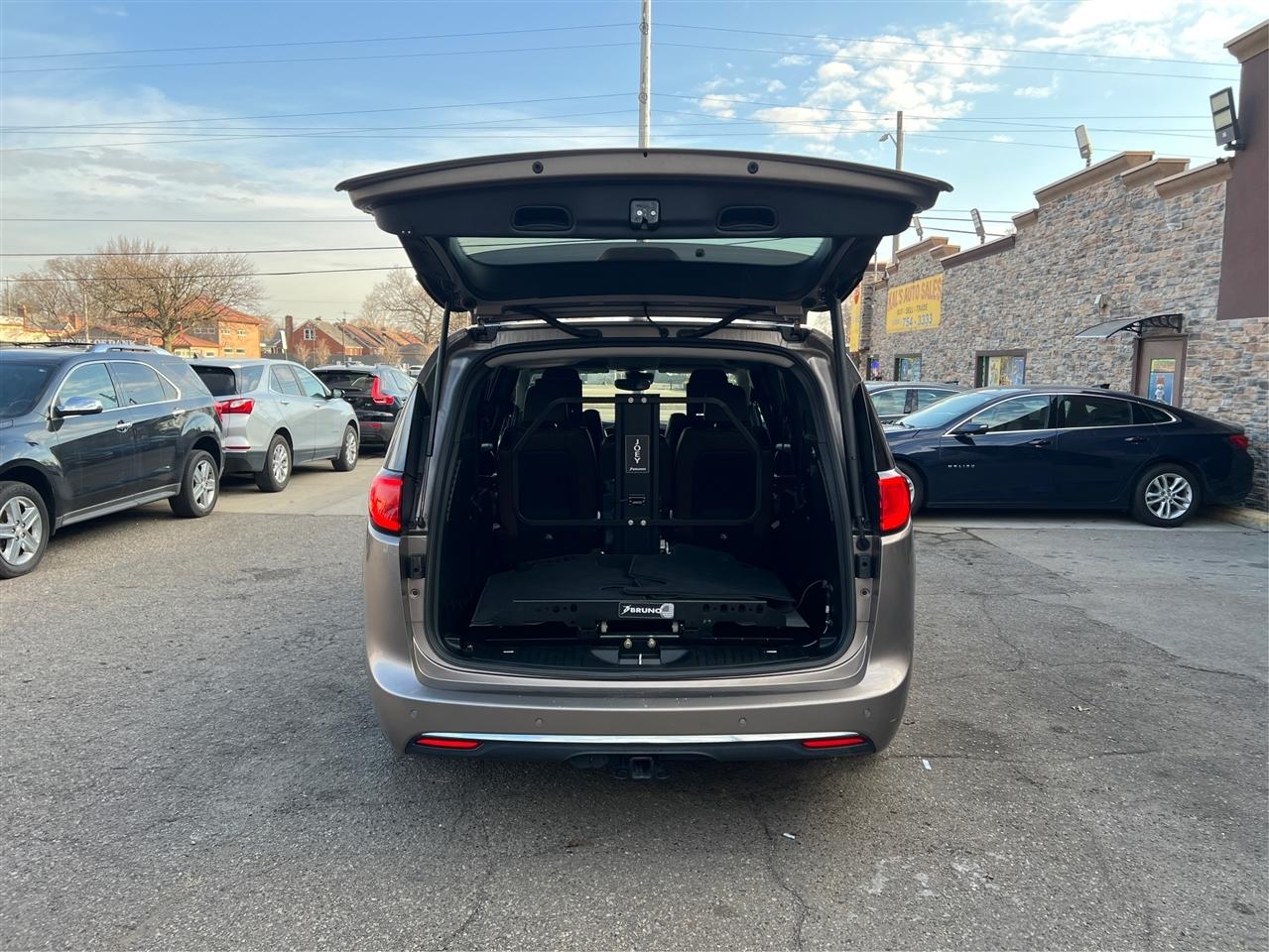 Chrysler Pacifica Limited FWD 2018