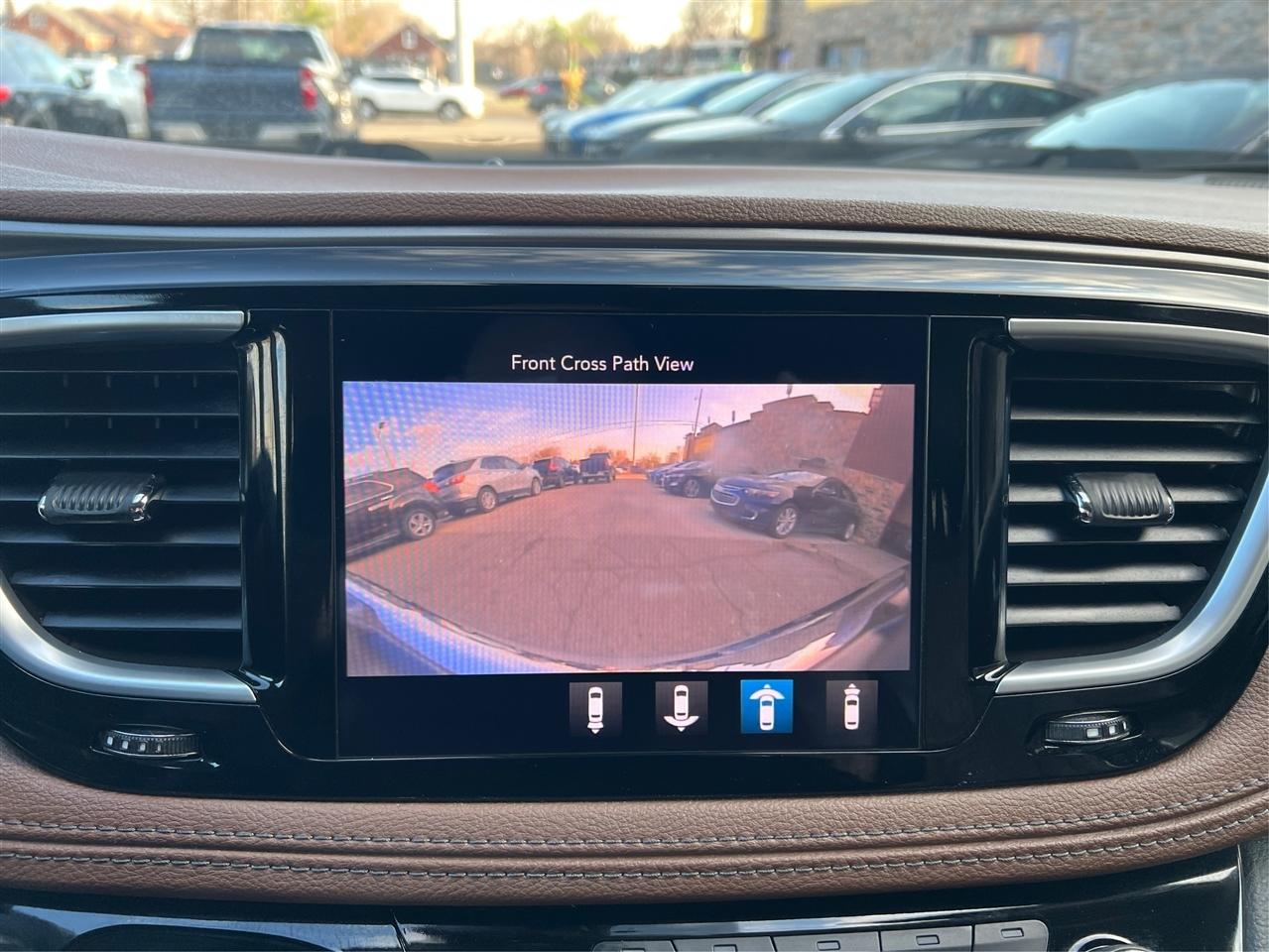 Chrysler Pacifica Limited FWD 2018