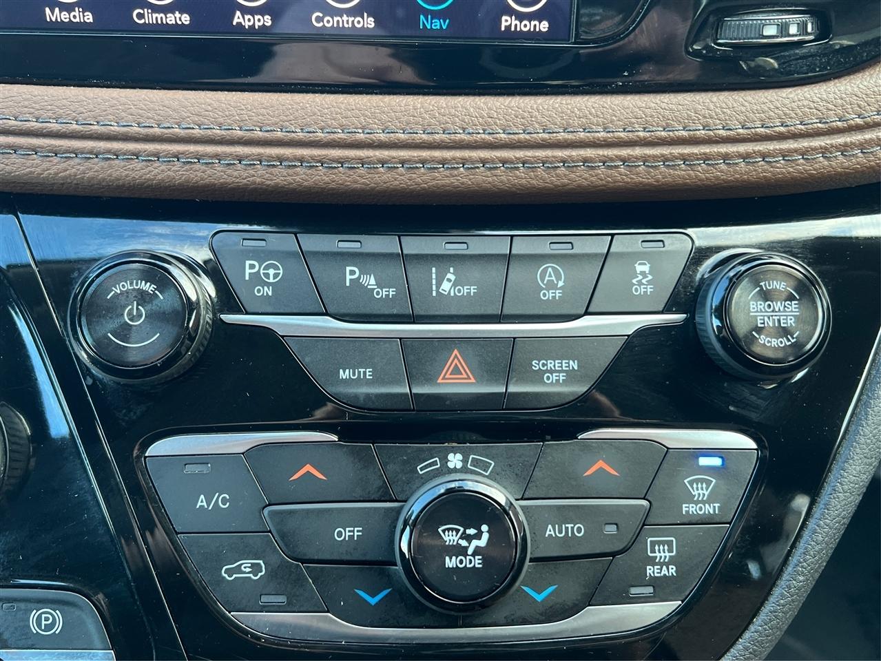 Chrysler Pacifica Limited FWD 2018