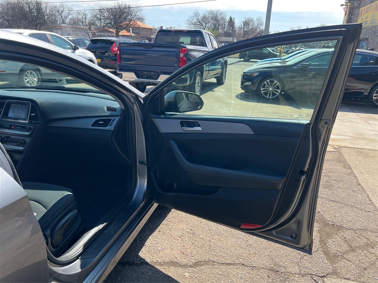 Hyundai Sonata SE 2.4L 2019