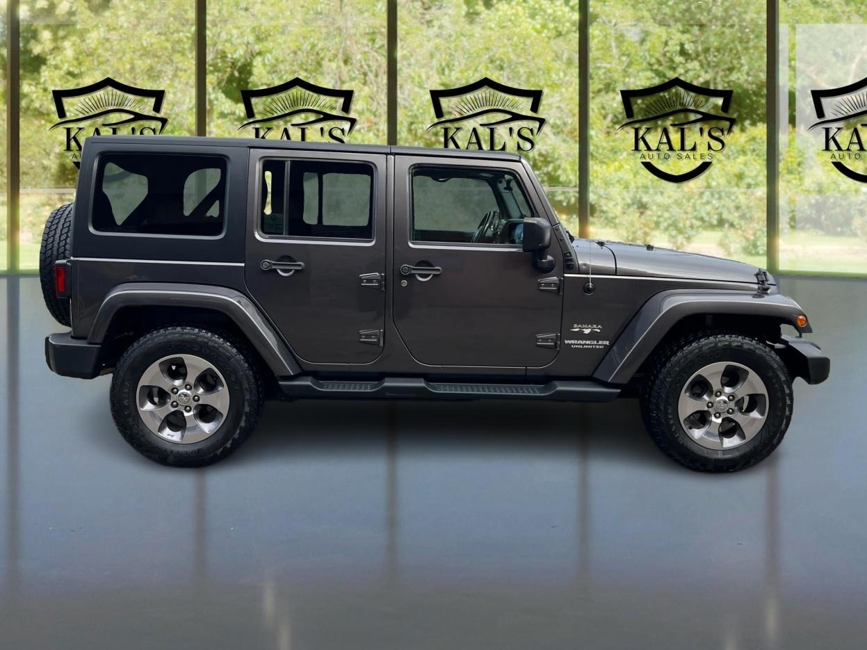 Jeep Wrangler Unlimited 4WD 4dr Sahara 2016