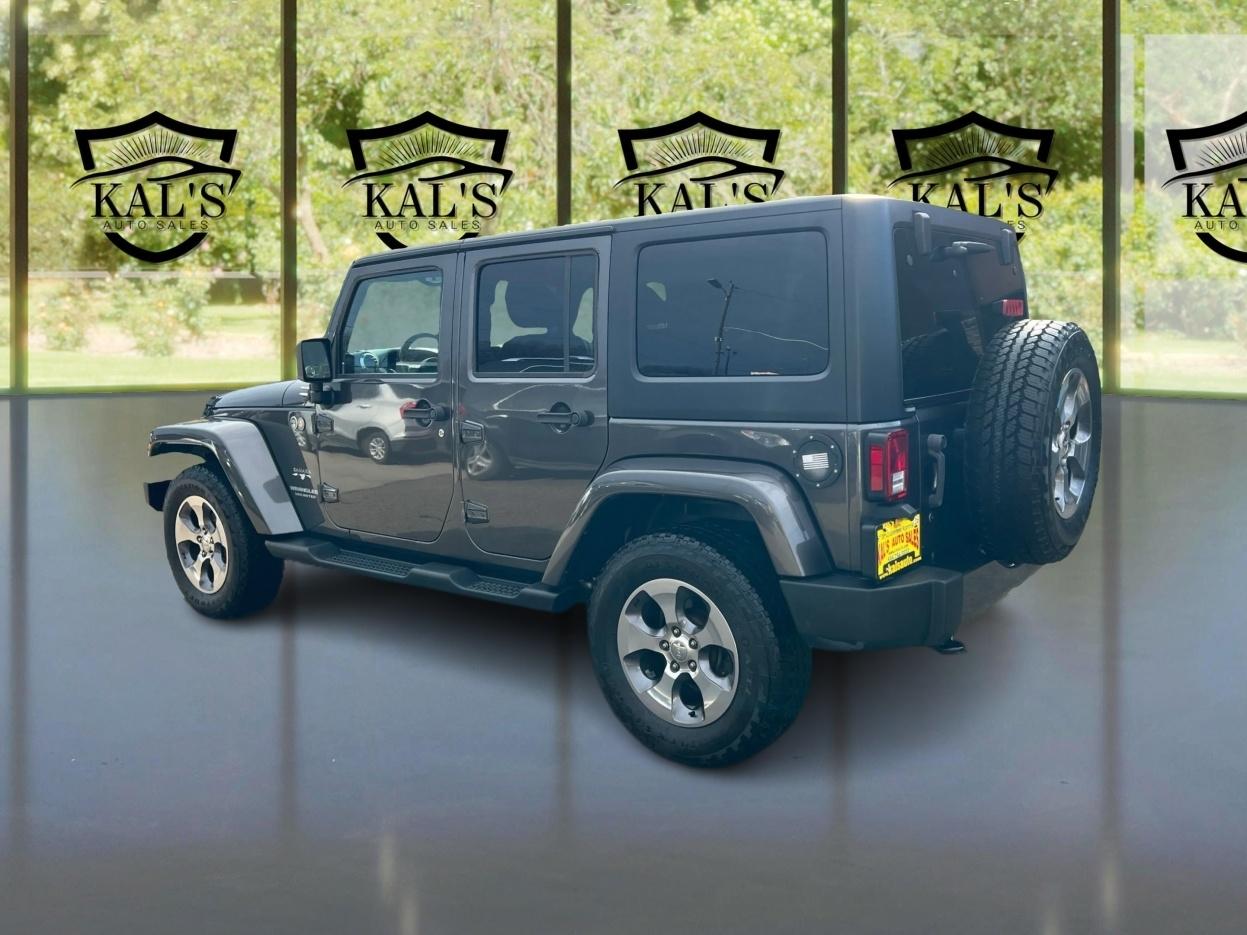 Jeep Wrangler Unlimited 4WD 4dr Sahara 2016