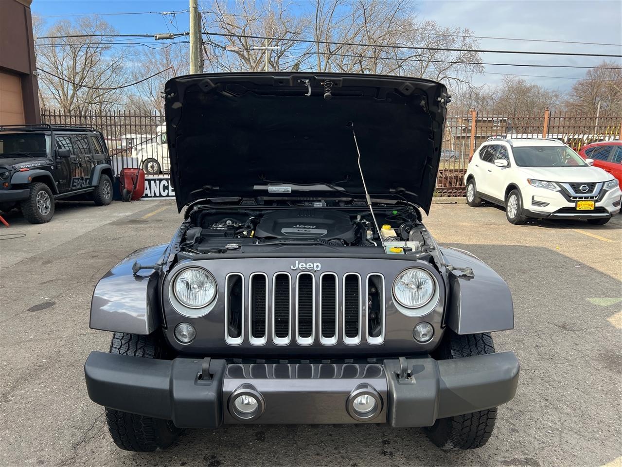 Jeep Wrangler Unlimited 4WD 4dr Sahara 2016