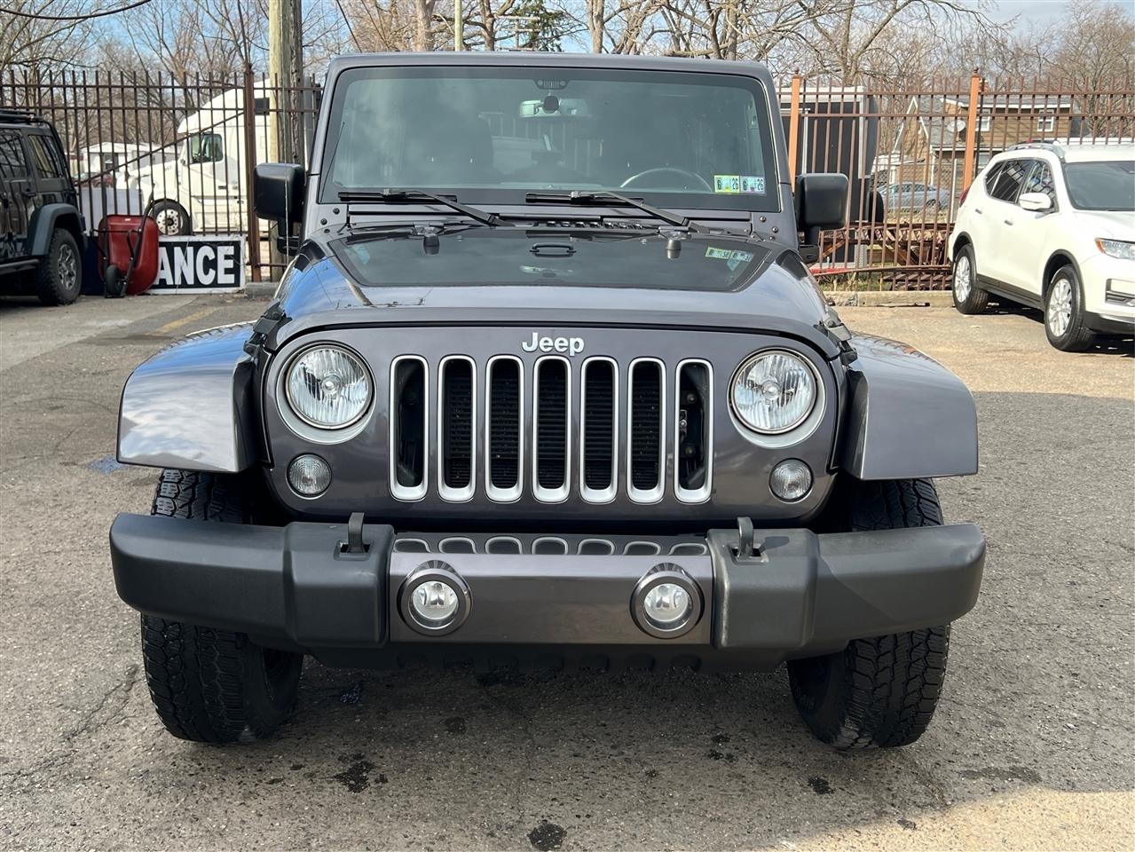 Jeep Wrangler Unlimited 4WD 4dr Sahara 2016
