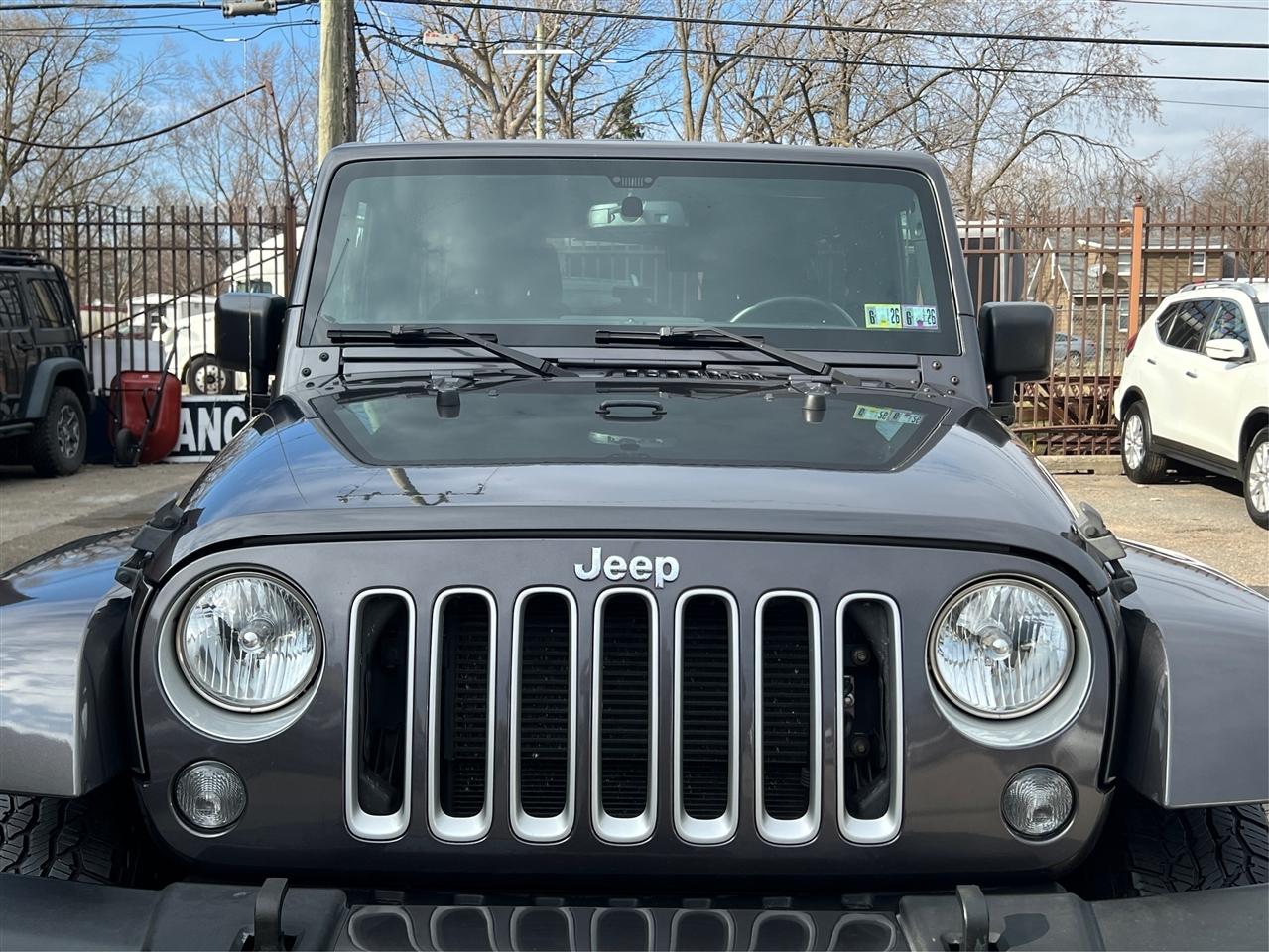 Jeep Wrangler Unlimited 4WD 4dr Sahara 2016