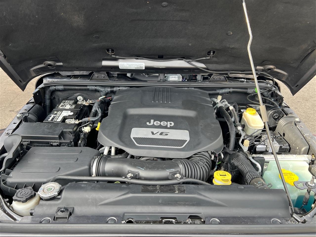 Jeep Wrangler Unlimited 4WD 4dr Sahara 2016