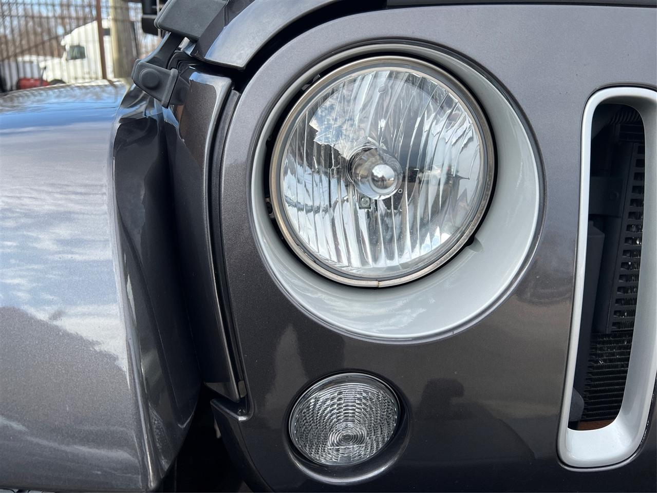 Jeep Wrangler Unlimited 4WD 4dr Sahara 2016