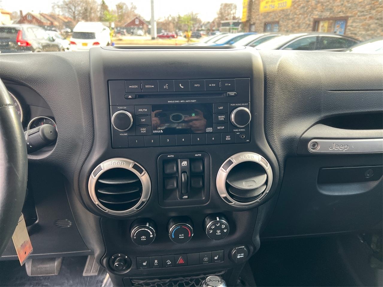 Jeep Wrangler Unlimited 4WD 4dr Sahara 2016