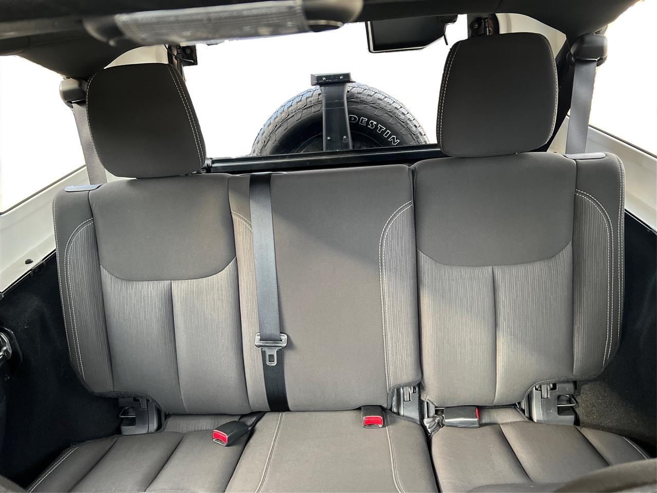 Jeep Wrangler Unlimited 4WD 4dr Sahara 2016