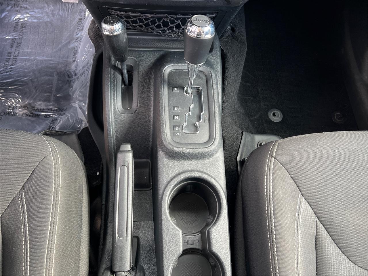 Jeep Wrangler Unlimited 4WD 4dr Sahara 2016