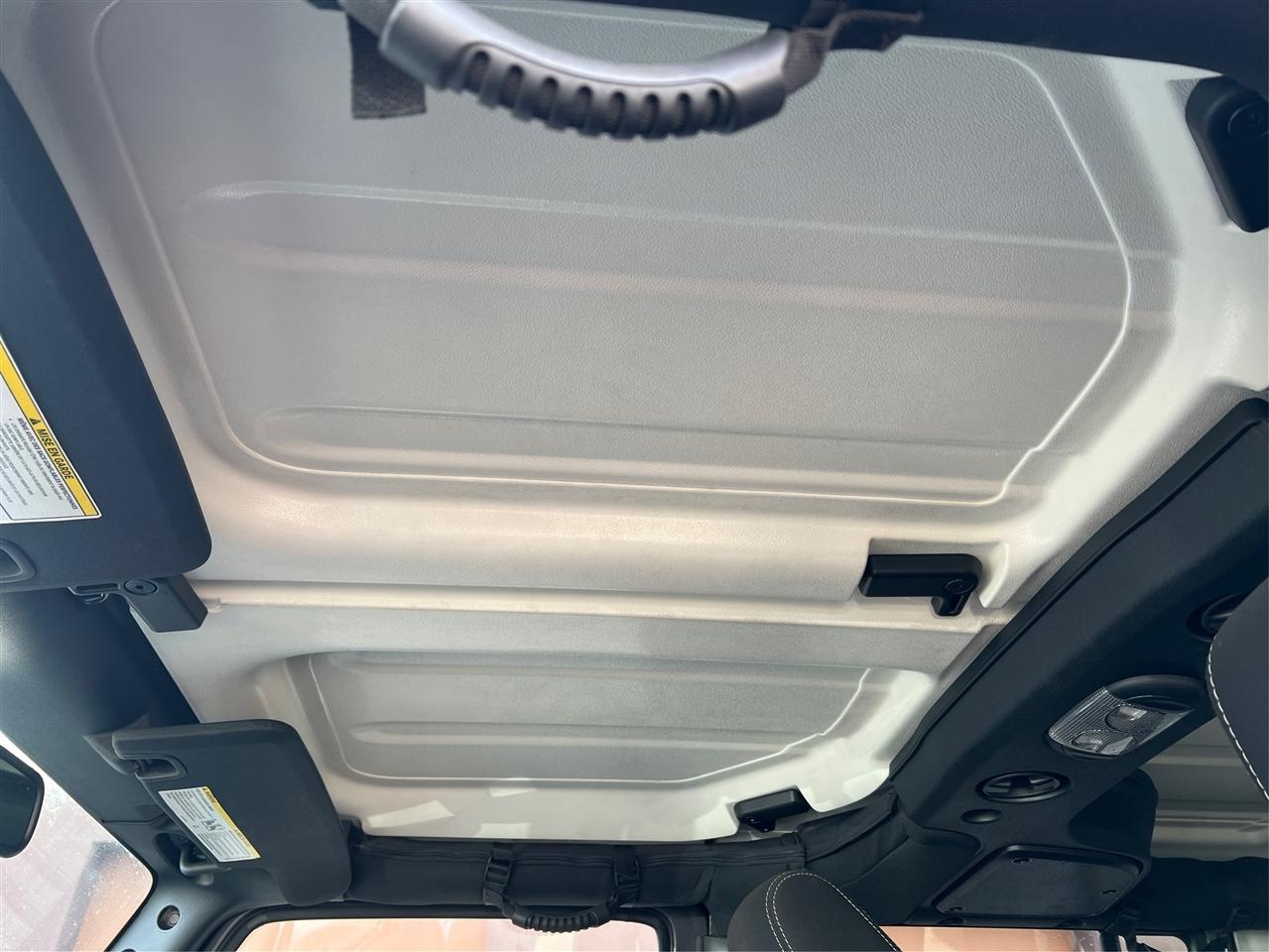 Jeep Wrangler Unlimited 4WD 4dr Sahara 2016