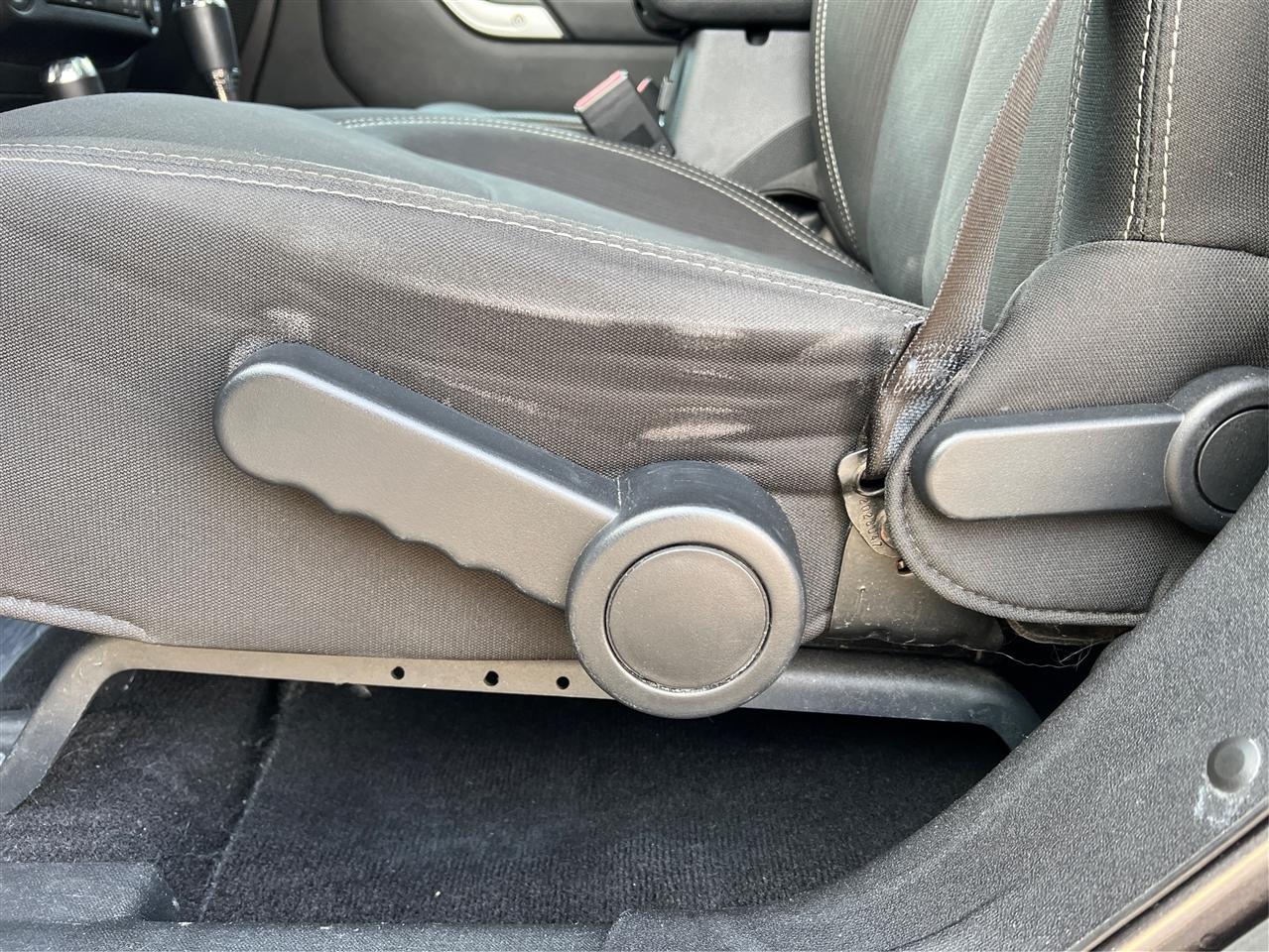 Jeep Wrangler Unlimited 4WD 4dr Sahara 2016