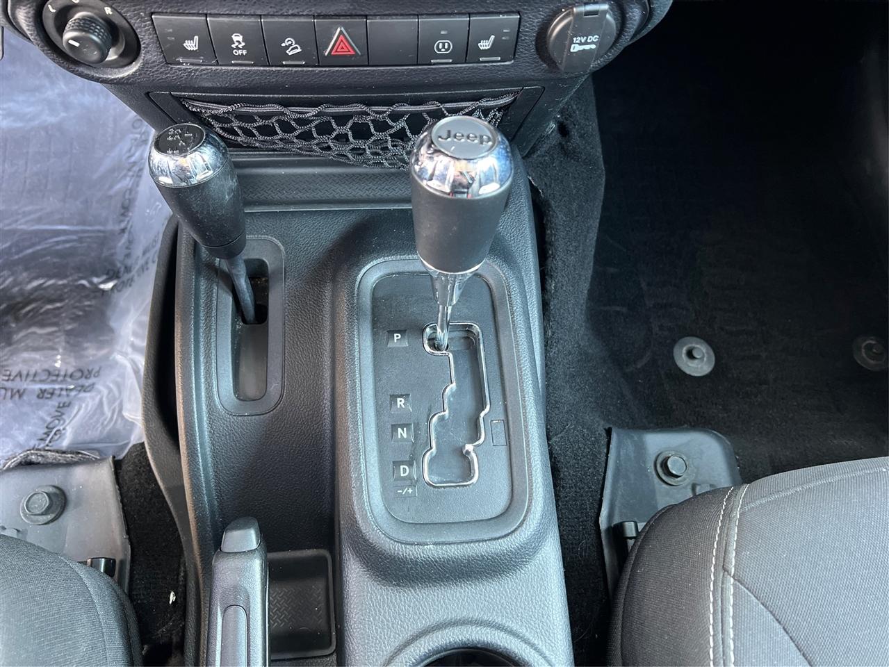 Jeep Wrangler Unlimited 4WD 4dr Sahara 2016