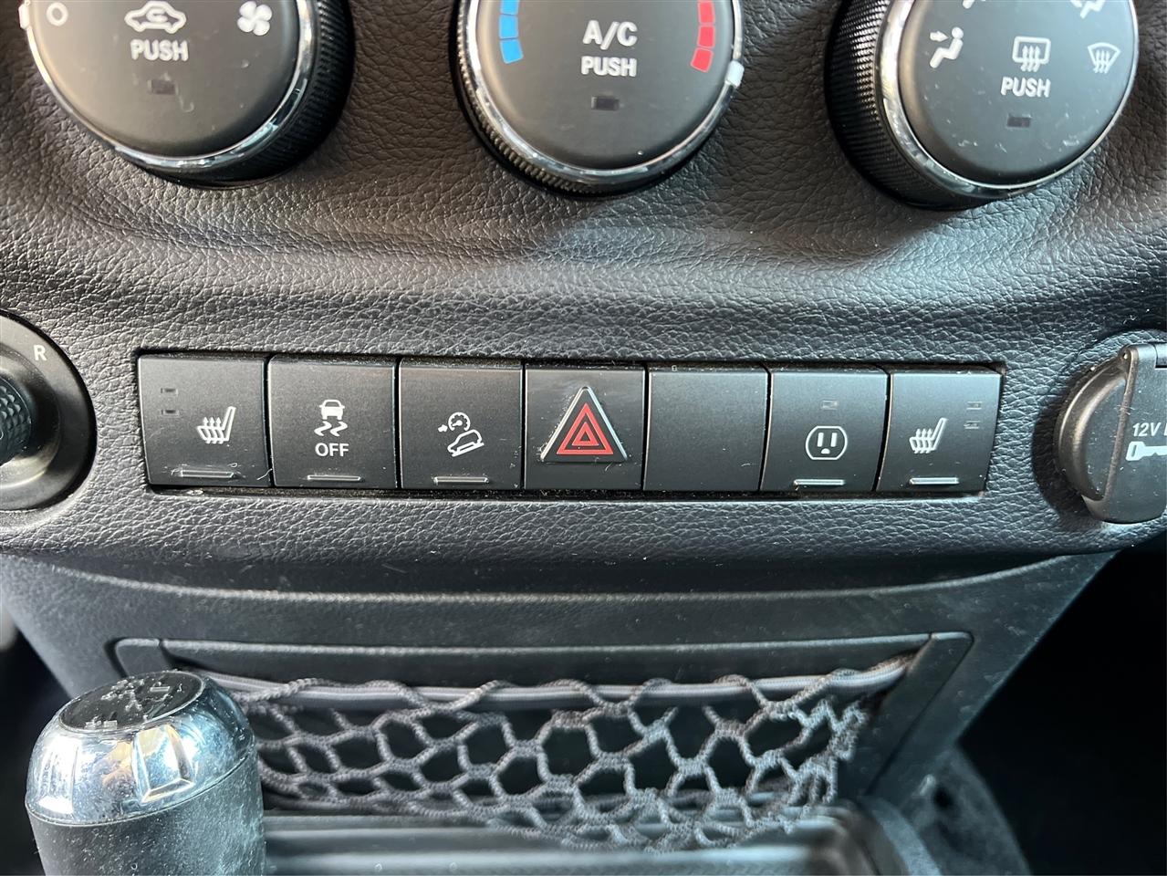 Jeep Wrangler Unlimited 4WD 4dr Sahara 2016