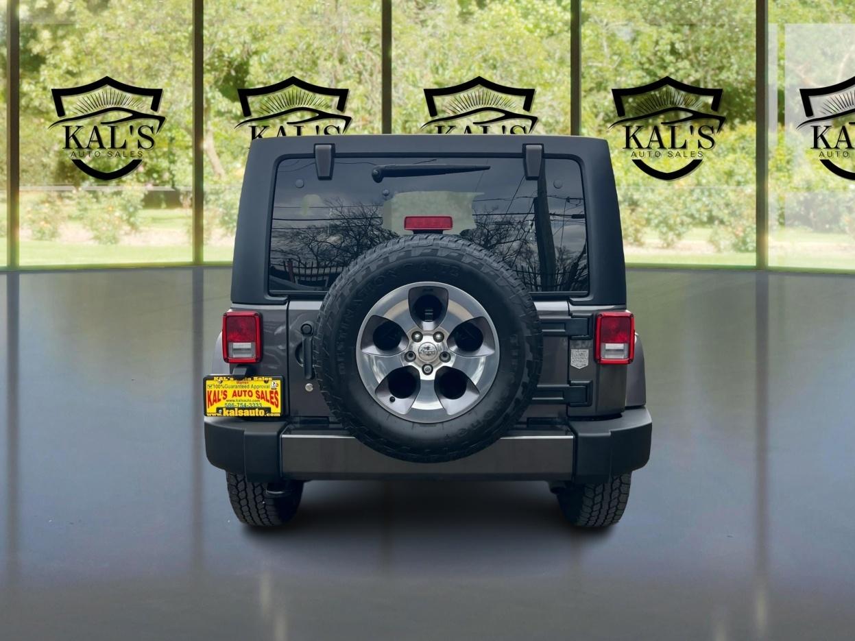 Jeep Wrangler Unlimited 4WD 4dr Sahara 2016