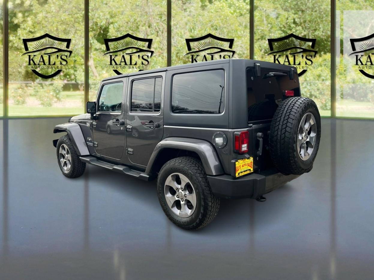 Jeep Wrangler Unlimited 4WD 4dr Sahara 2016