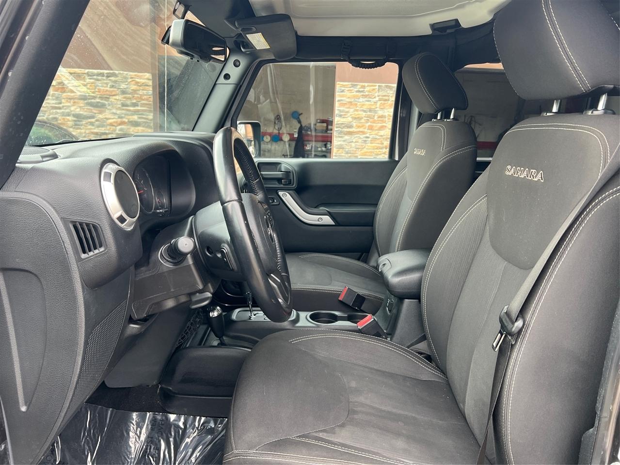 Jeep Wrangler Unlimited 4WD 4dr Sahara 2016