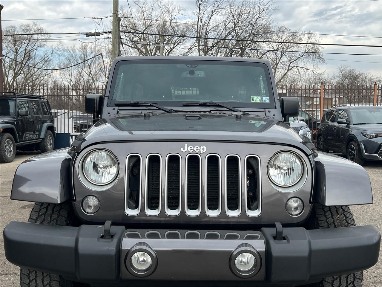 Jeep Wrangler Unlimited 4WD 4dr Sahara 2016