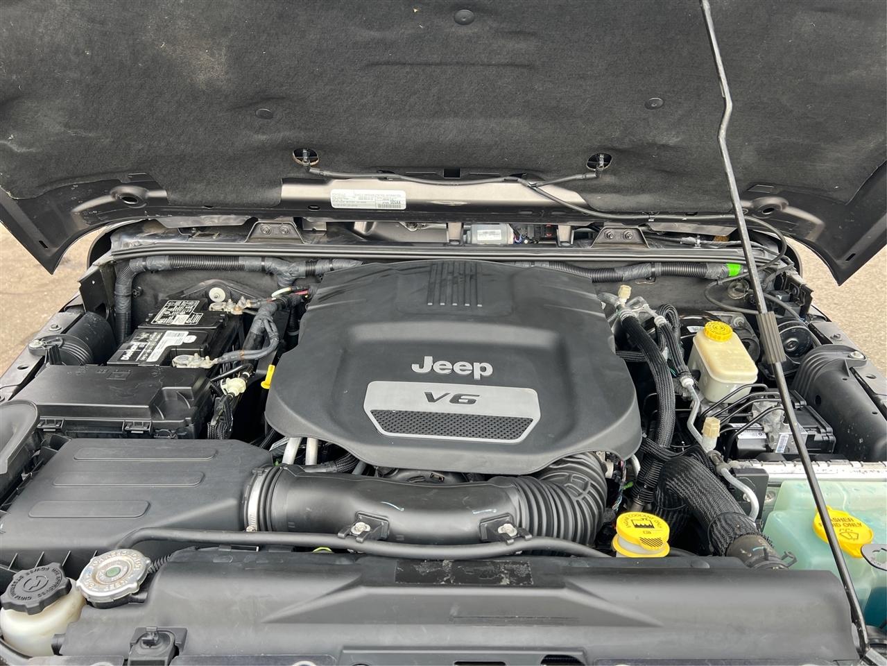 Jeep Wrangler Unlimited 4WD 4dr Sahara 2016