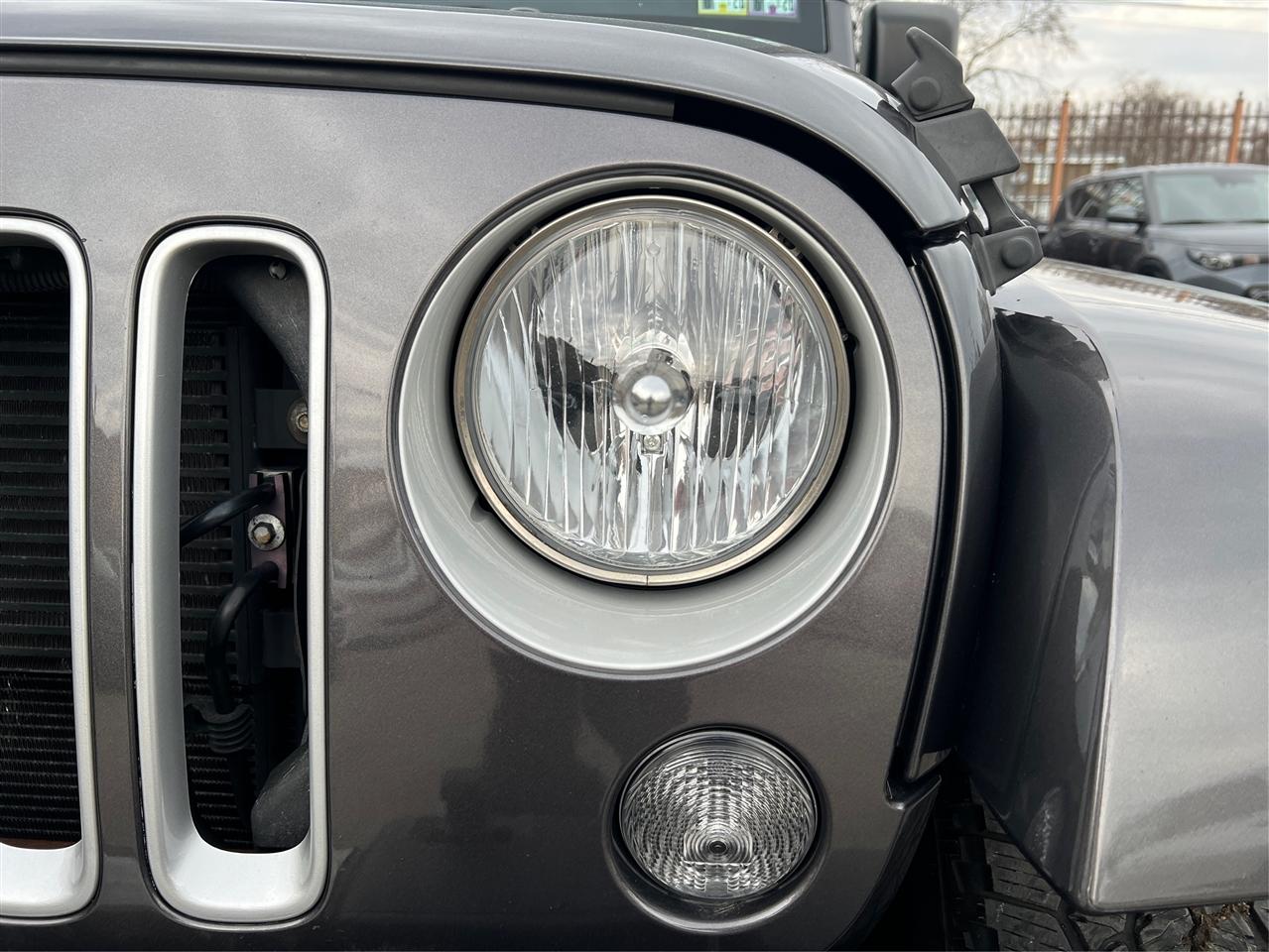 Jeep Wrangler Unlimited 4WD 4dr Sahara 2016