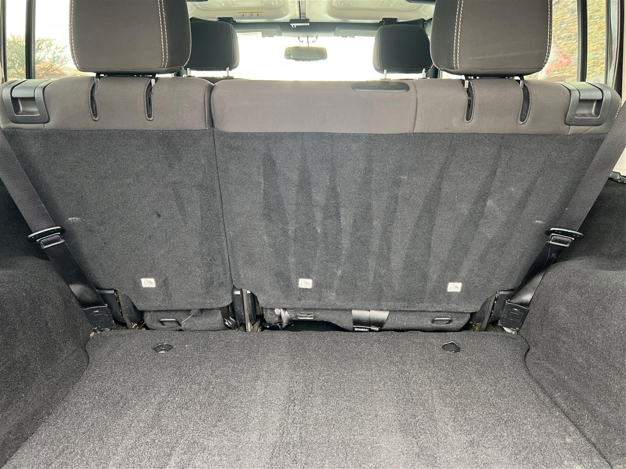 Jeep Wrangler Unlimited 4WD 4dr Sahara 2016