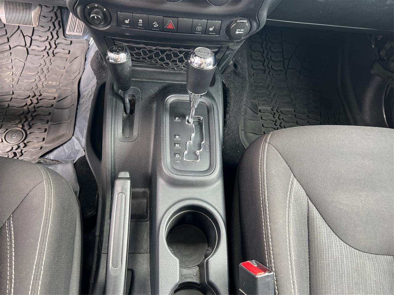 Jeep Wrangler Unlimited 4WD 4dr Sahara 2016