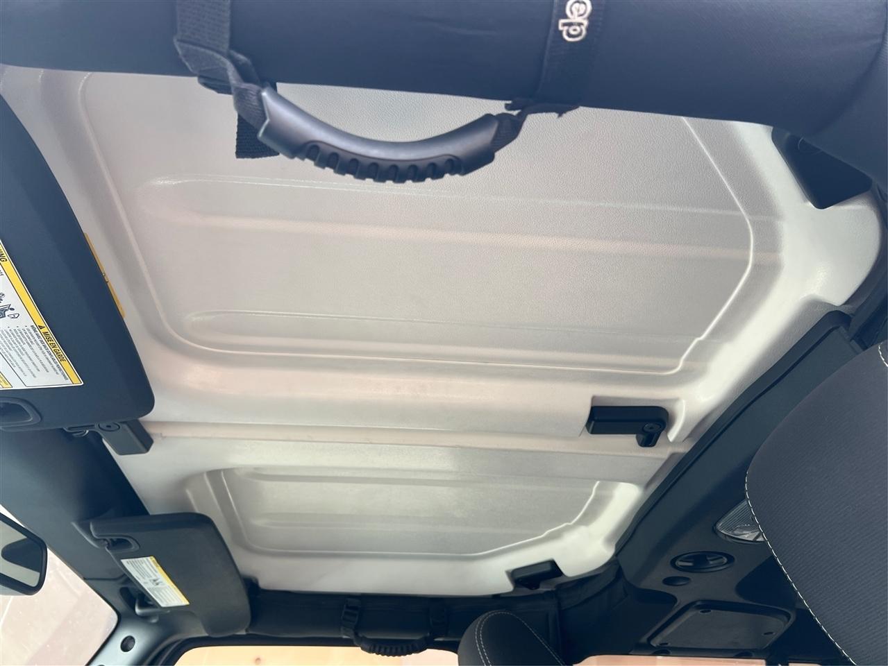 Jeep Wrangler Unlimited 4WD 4dr Sahara 2016