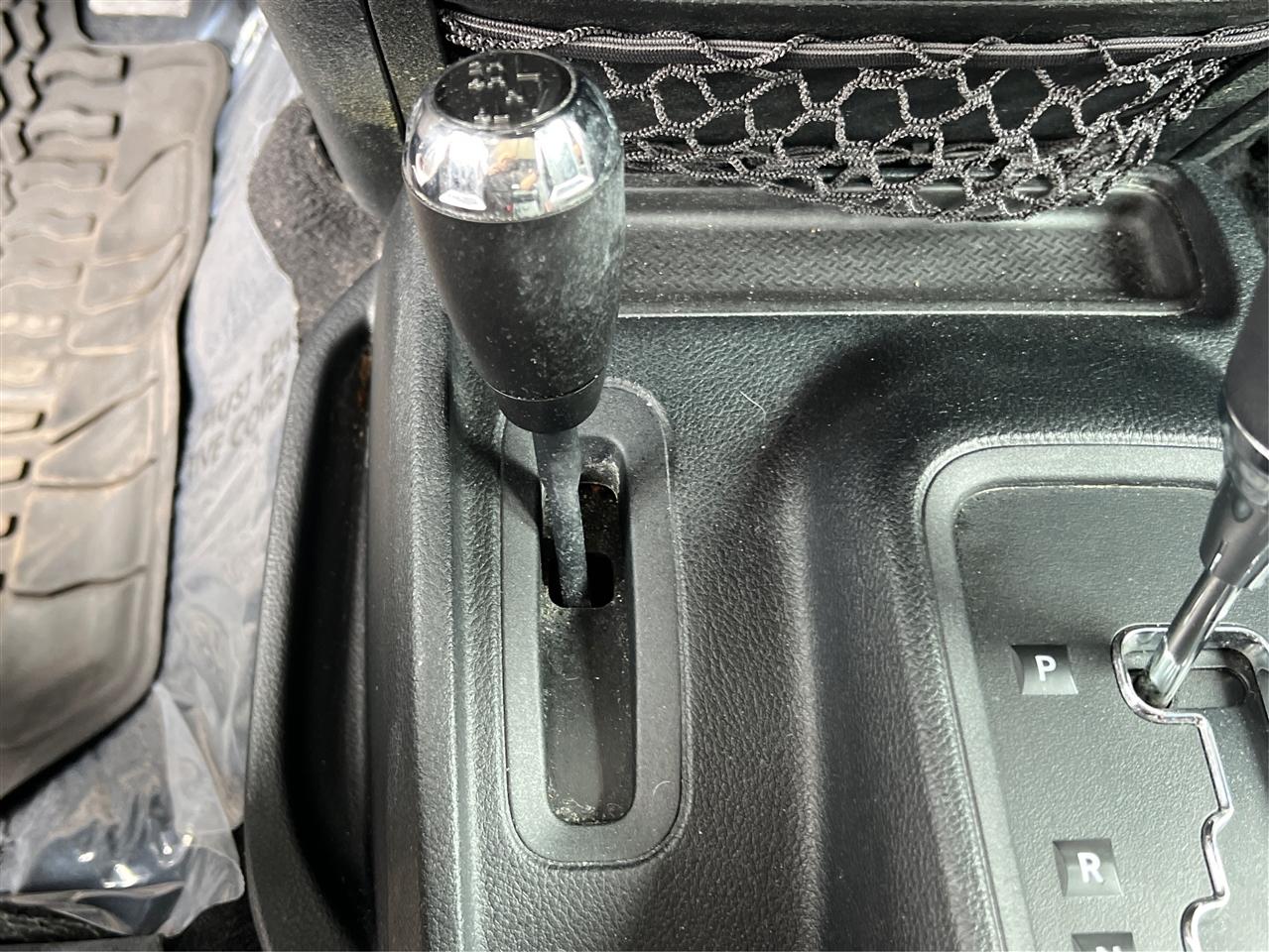 Jeep Wrangler Unlimited 4WD 4dr Sahara 2016