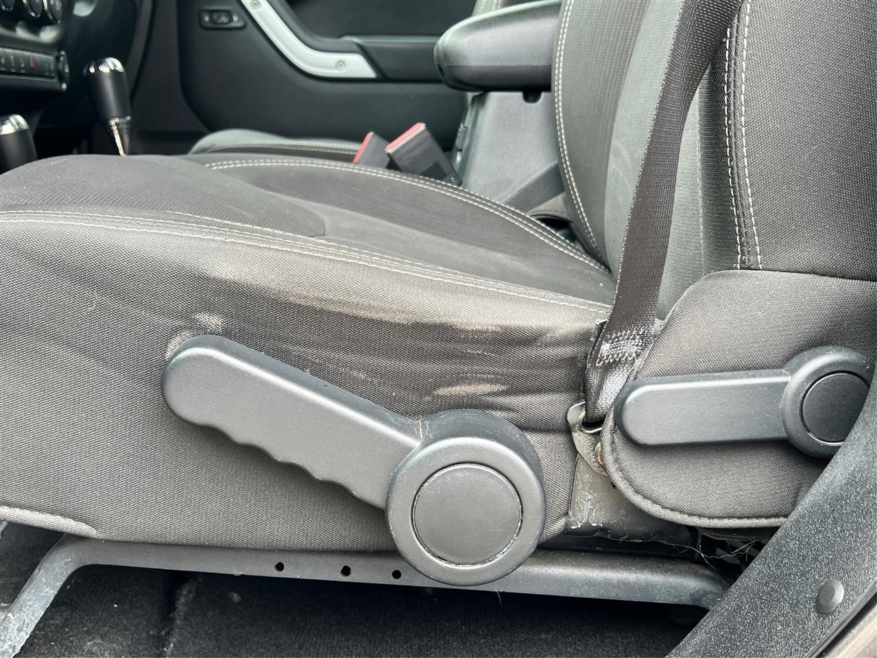 Jeep Wrangler Unlimited 4WD 4dr Sahara 2016