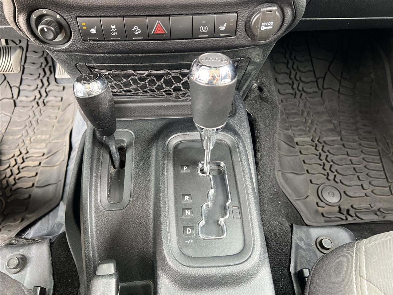 Jeep Wrangler Unlimited 4WD 4dr Sahara 2016