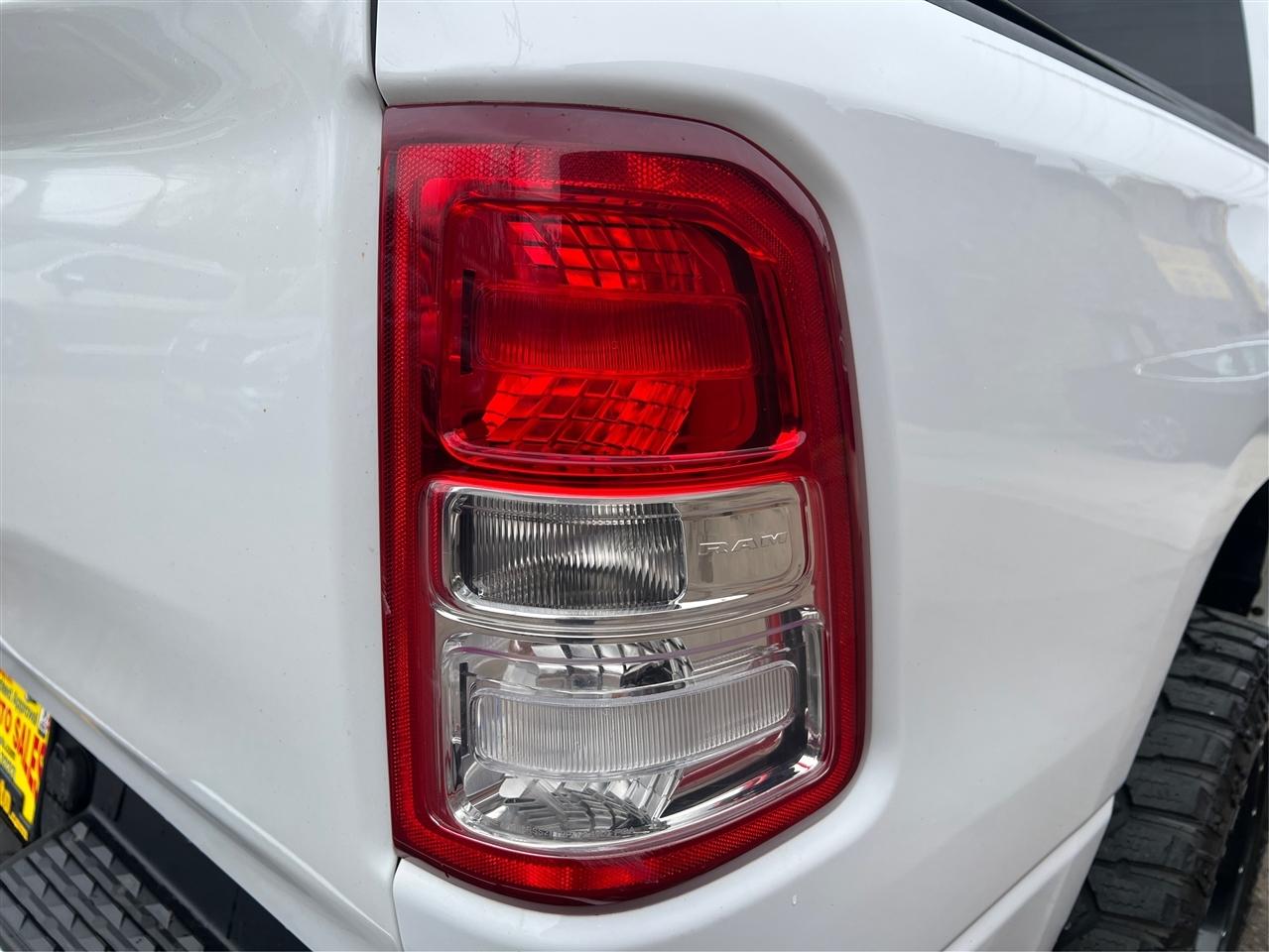 RAM 1500 Big Horn/Lone Star 4x4 Crew Cab 5'7" Box 2019