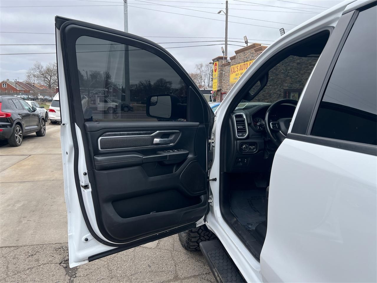 RAM 1500 Big Horn/Lone Star 4x4 Crew Cab 5'7" Box 2019