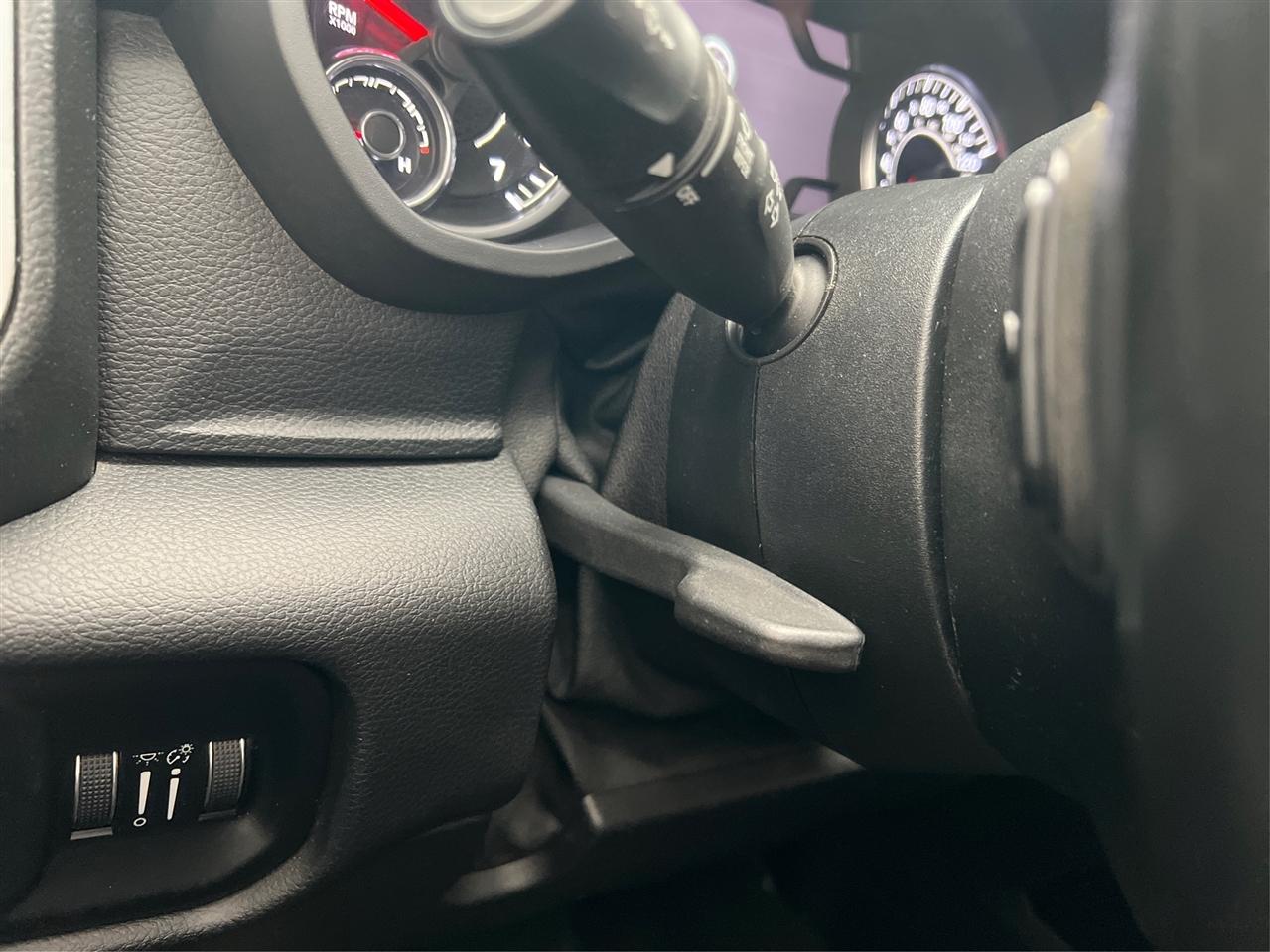 RAM 1500 Big Horn/Lone Star 4x4 Crew Cab 5'7" Box 2019