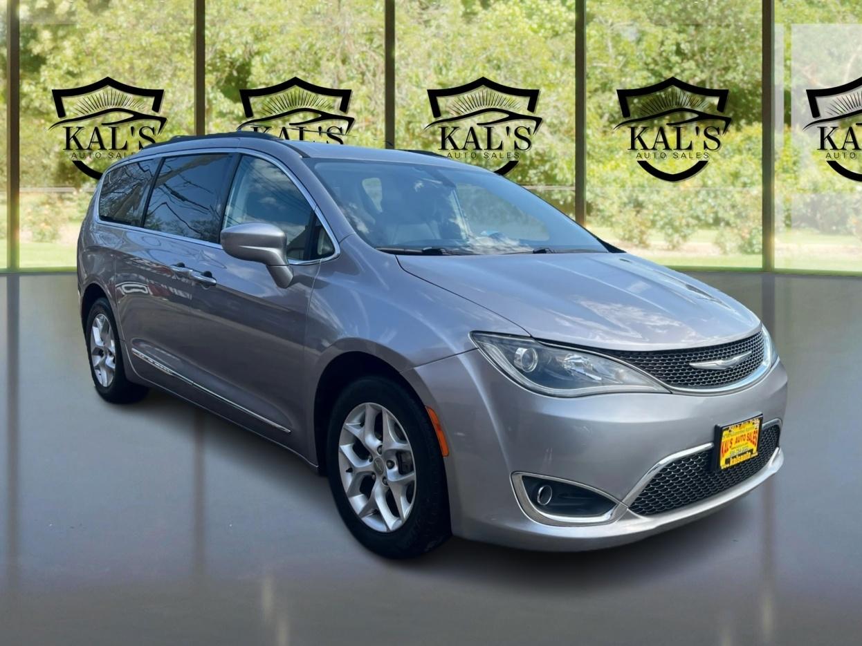 Chrysler Pacifica Touring-L FWD 2017