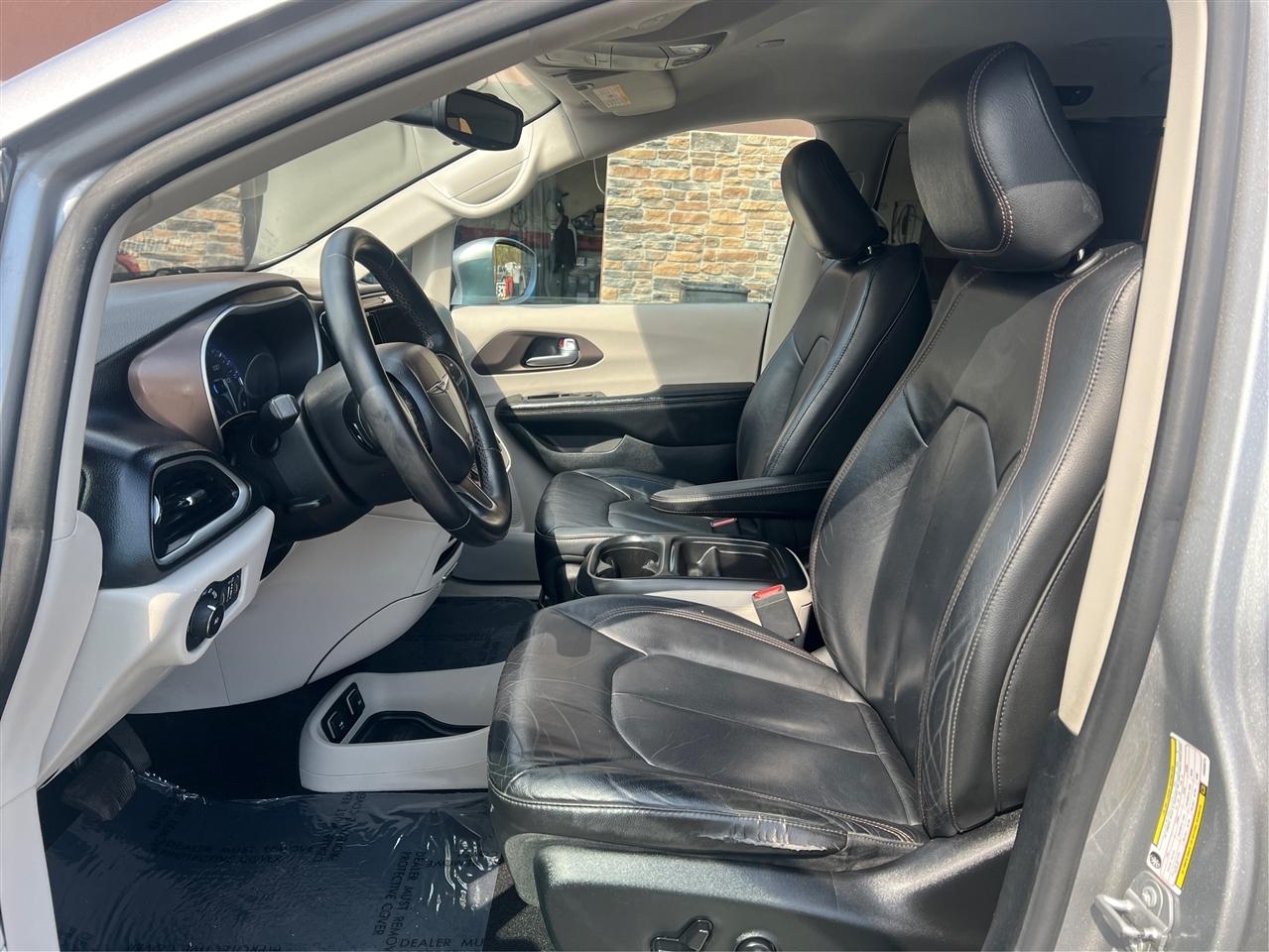 Chrysler Pacifica Touring-L FWD 2017