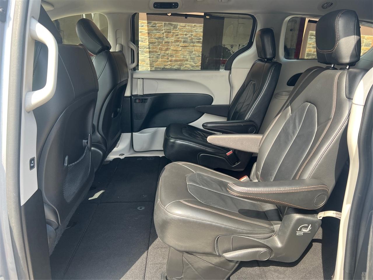 Chrysler Pacifica Touring-L FWD 2017