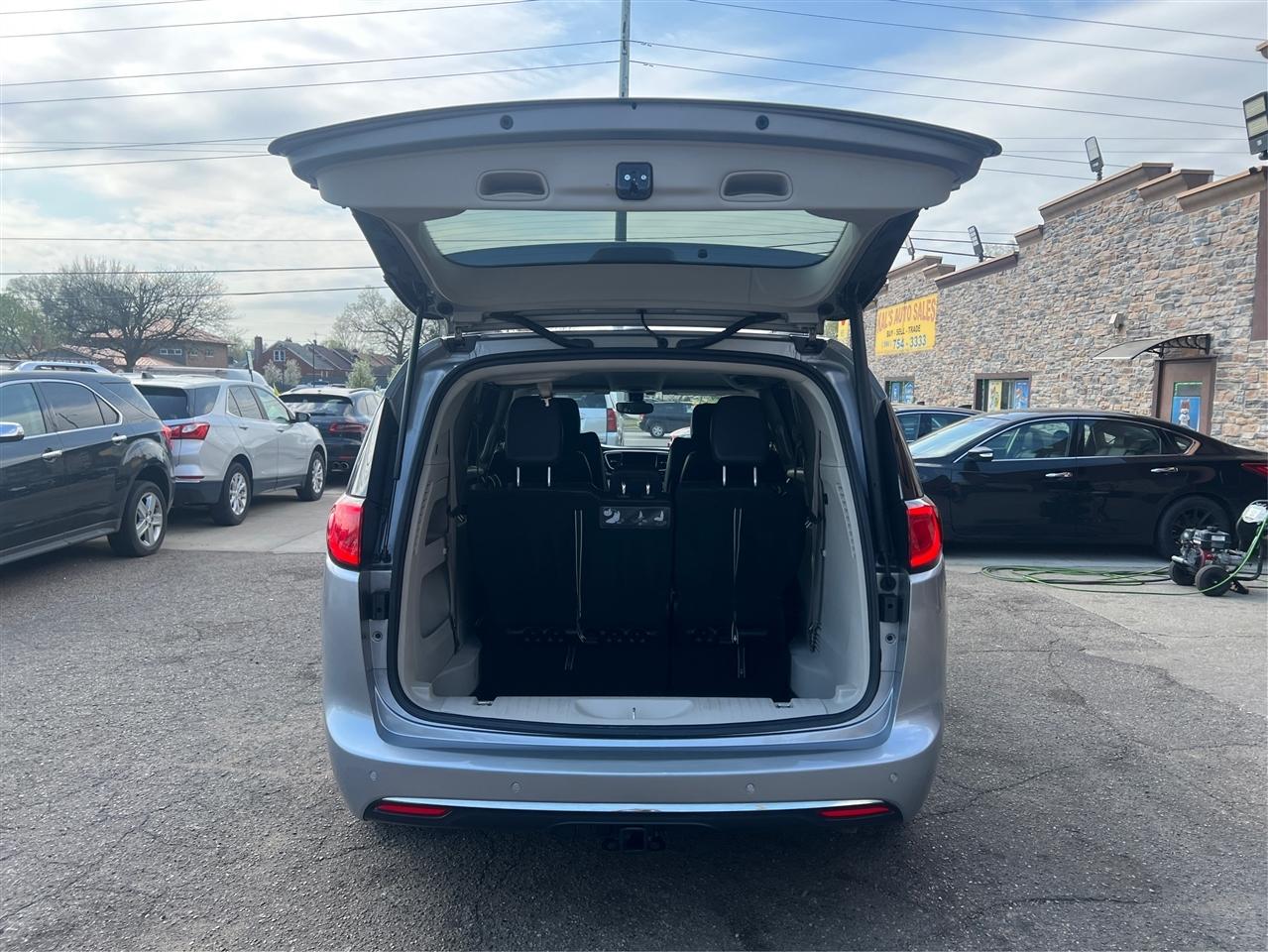 Chrysler Pacifica Touring-L FWD 2017