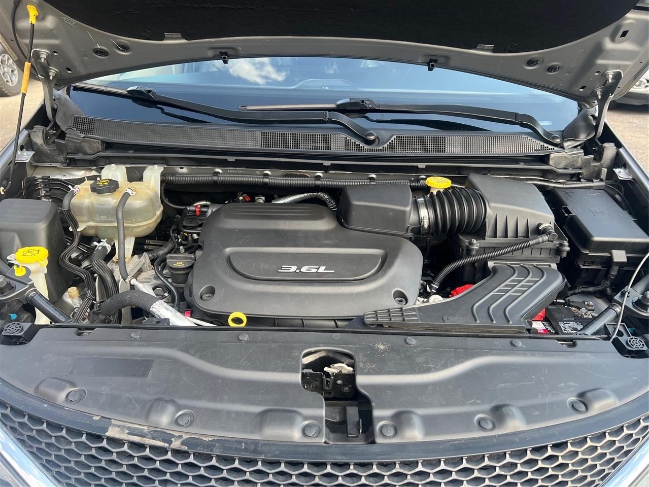 Chrysler Pacifica Touring-L FWD 2017