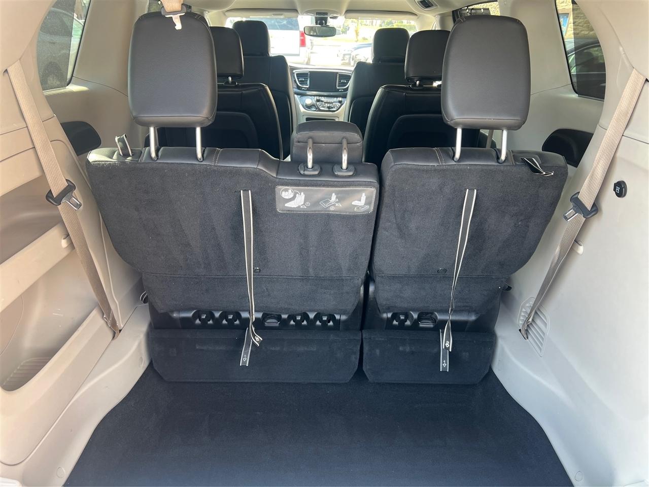 Chrysler Pacifica Touring-L FWD 2017