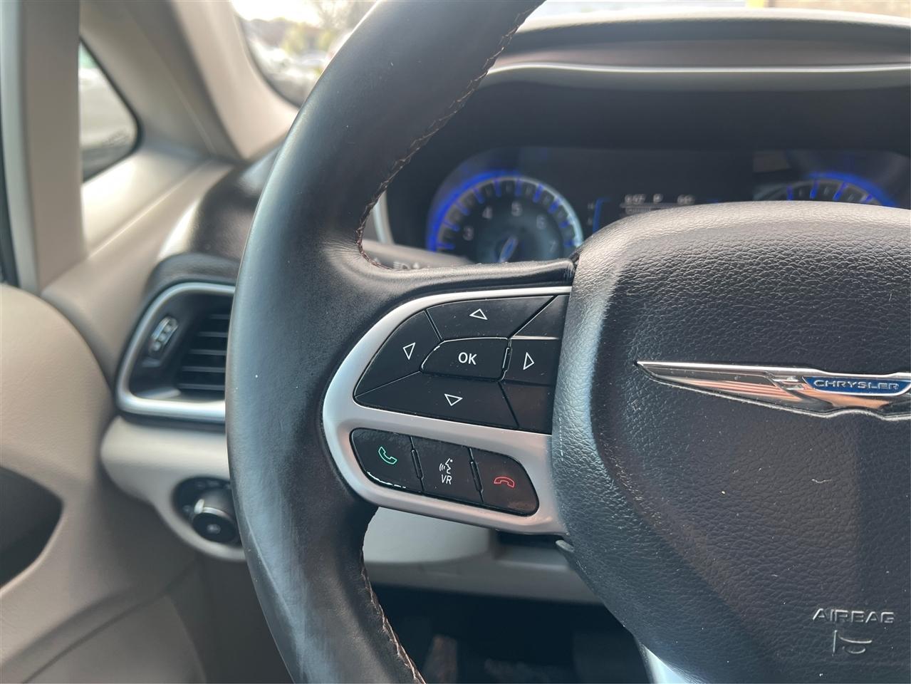 Chrysler Pacifica Touring-L FWD 2017