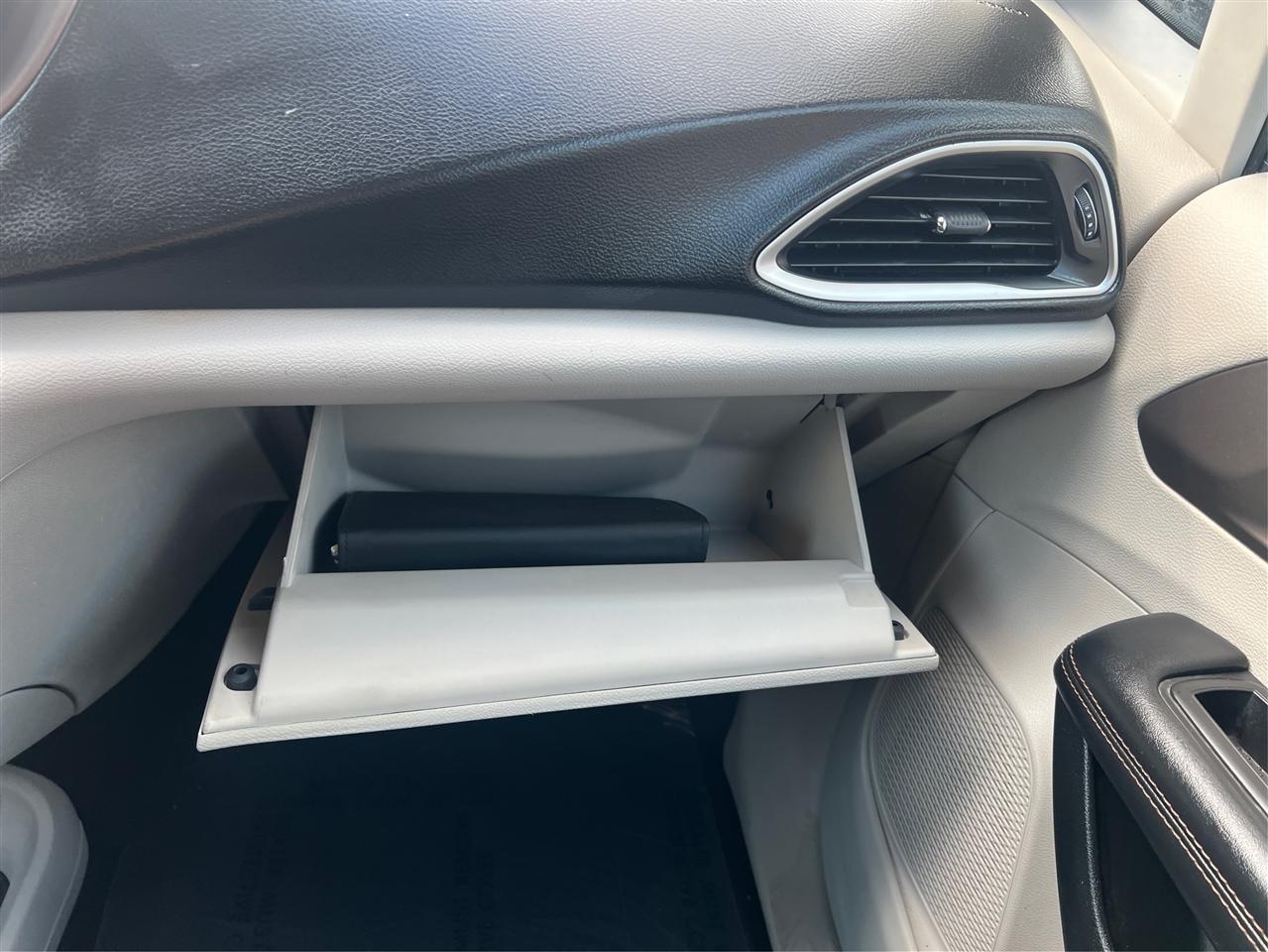 Chrysler Pacifica Touring-L FWD 2017