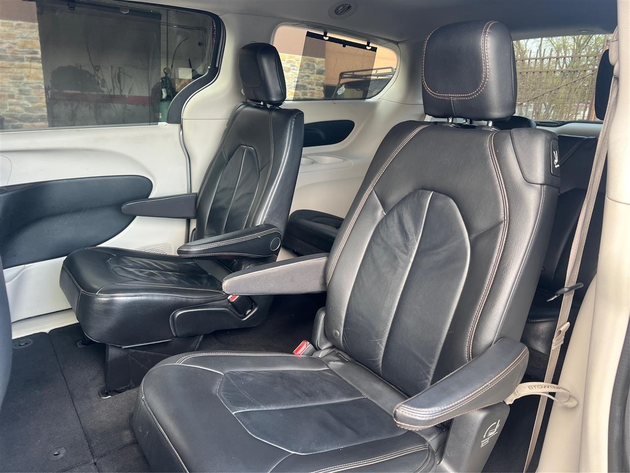 Chrysler Pacifica Touring-L FWD 2017