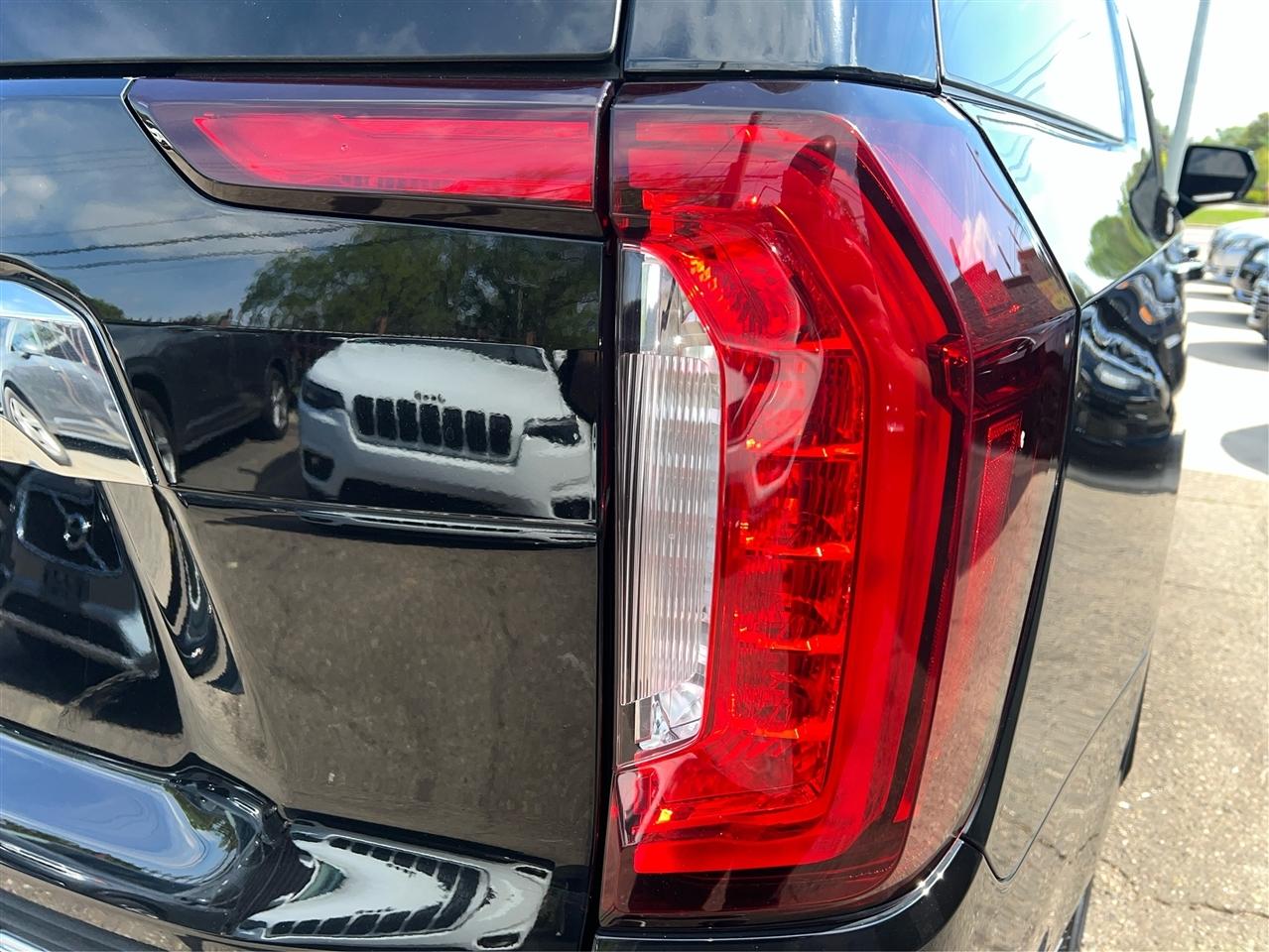 GMC Yukon XL 4WD 4dr SLT 2022