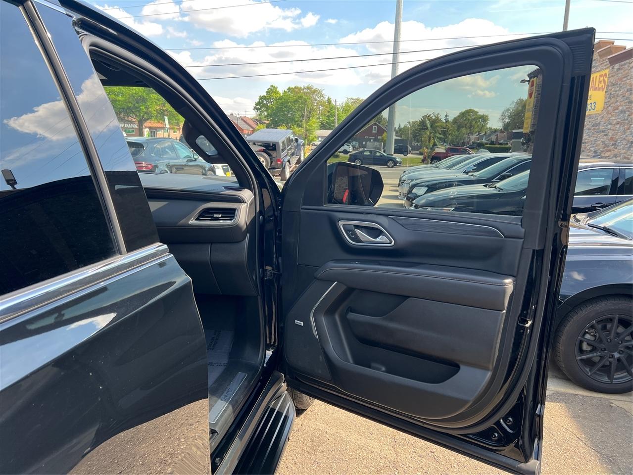 GMC Yukon XL 4WD 4dr SLT 2022
