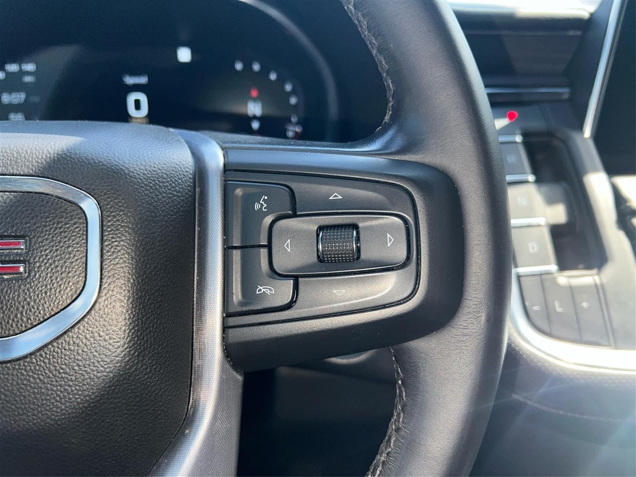 GMC Yukon XL 4WD 4dr SLT 2022