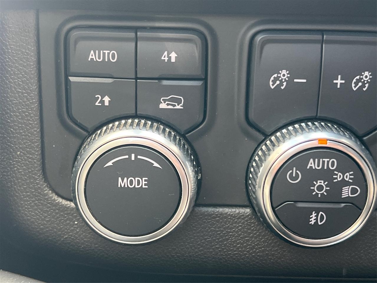 GMC Yukon XL 4WD 4dr SLT 2022