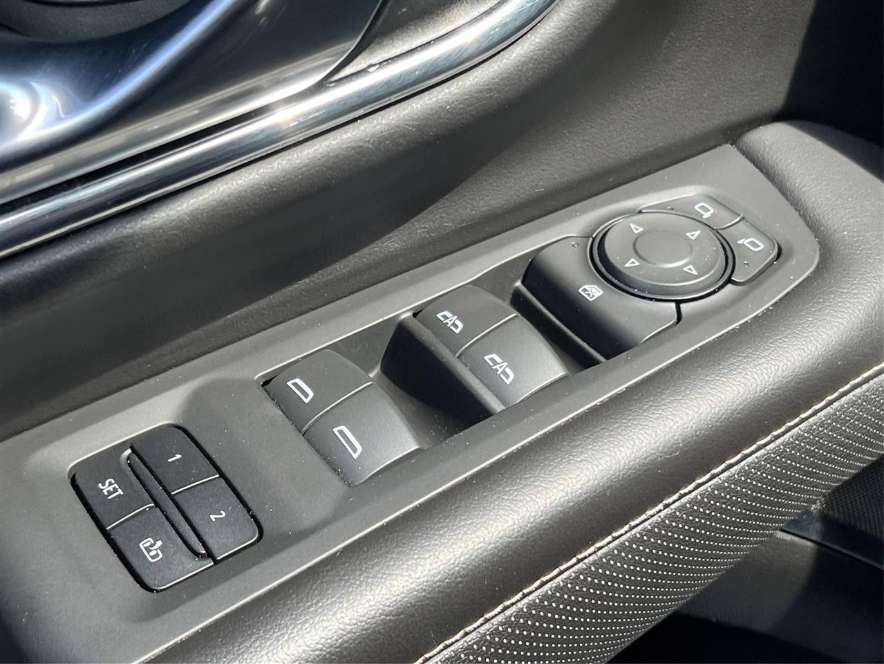 GMC Yukon XL 4WD 4dr SLT 2022